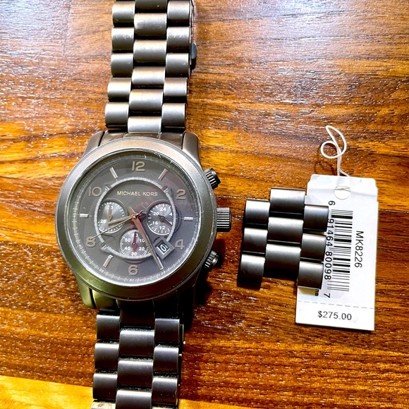 Amazing Gift or yours to keep. MK Unisex Gunmetal Runway Watch - Picture 1 of 1